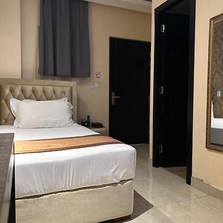 Hotel Crowner Давид Екстер'єр фото