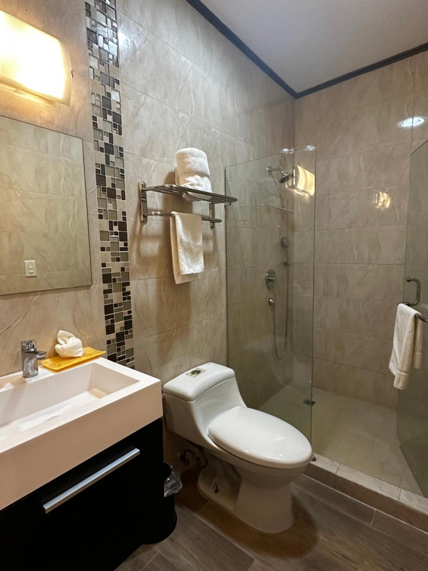 Hotel Crowner Давид Екстер'єр фото