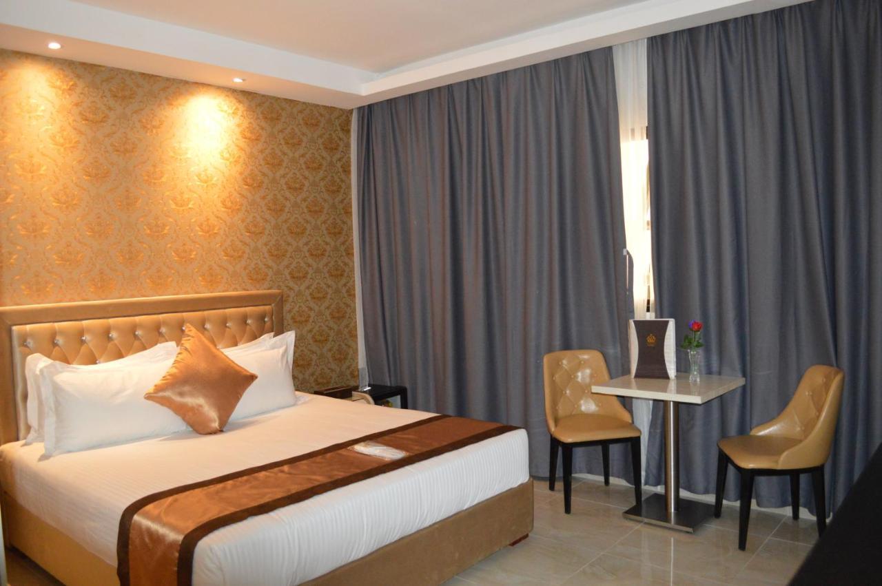 Hotel Crowner Давид Екстер'єр фото